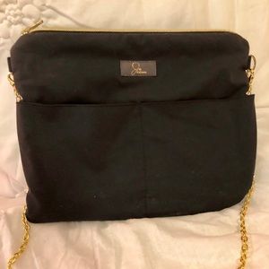 Jaanuu Medical Clutch in Black